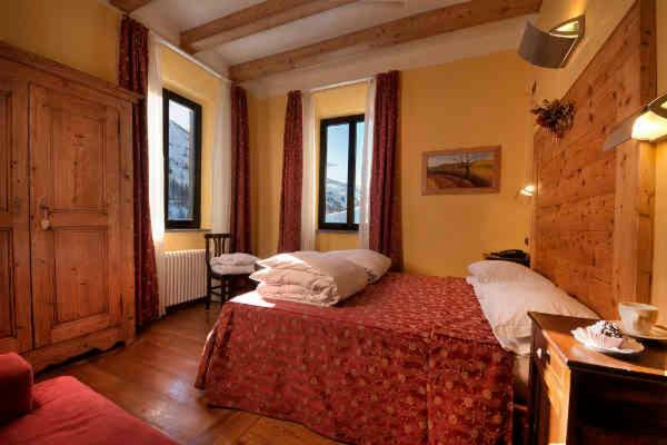 Re Delle Alpi Resort & Spa, 4 Stelle Superior ลาตุยเล ภายนอก รูปภาพ